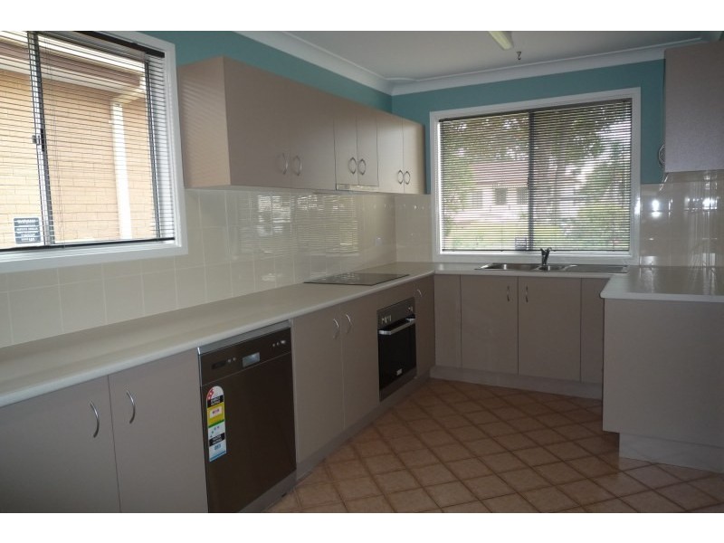 77 Strata Avenue, Barrack Heights NSW 2528