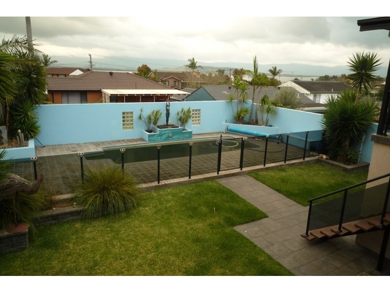 10 Hayes Avenue, Mount Warrigal NSW 2528