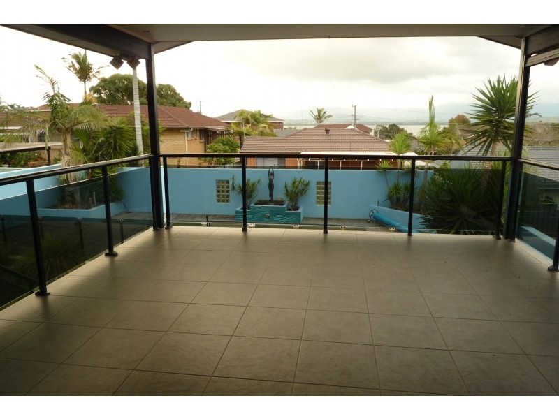 10 Hayes Avenue, Mount Warrigal NSW 2528