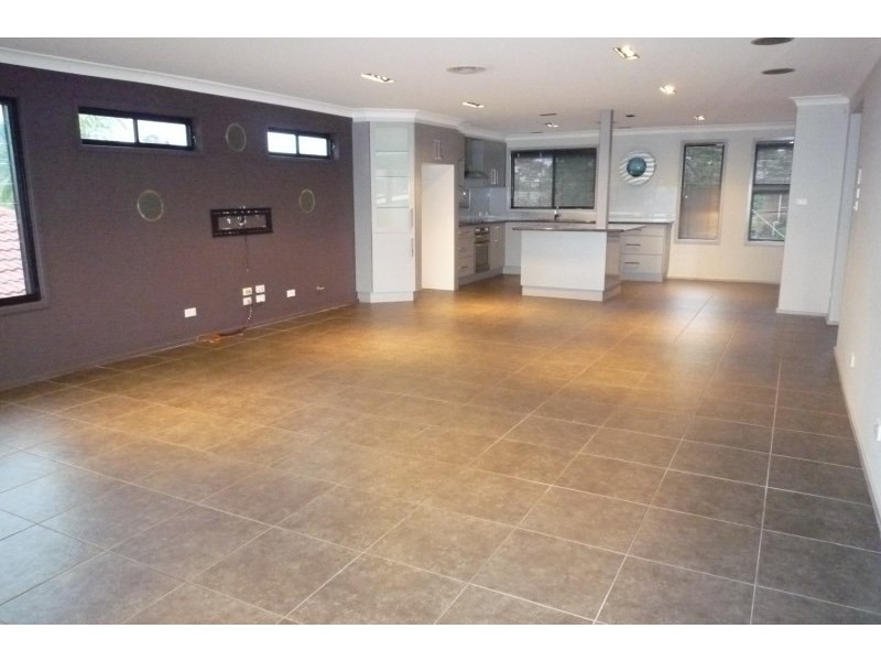 10 Hayes Avenue, Mount Warrigal NSW 2528