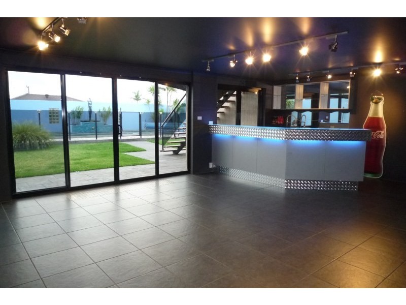 10 Hayes Avenue, Mount Warrigal NSW 2528