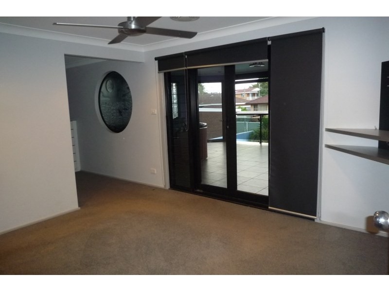 10 Hayes Avenue, Mount Warrigal NSW 2528