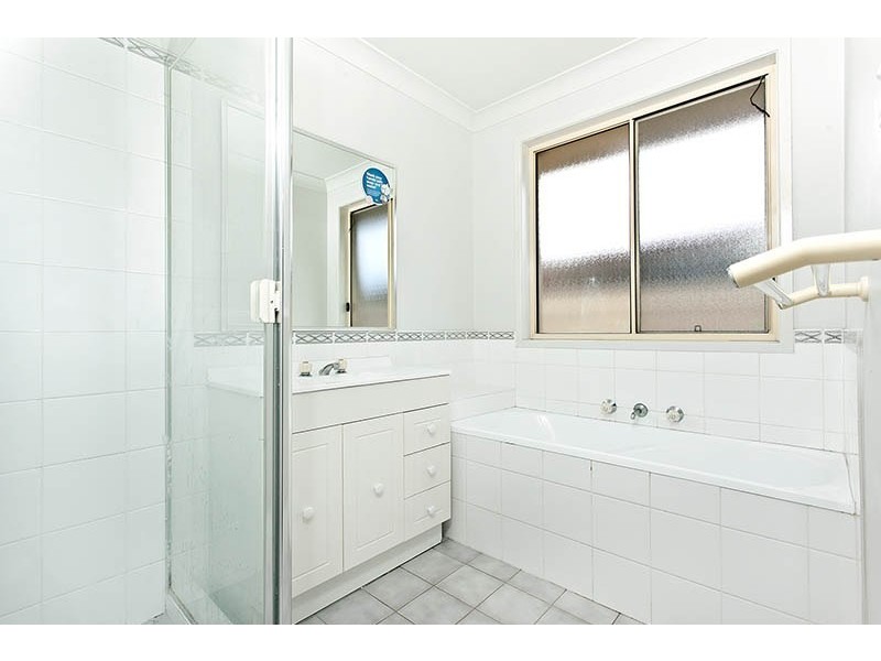 4 Stubbs Road, Albion Park NSW 2527