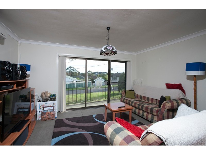 4 Elouera Street, Lake Illawarra NSW 2528