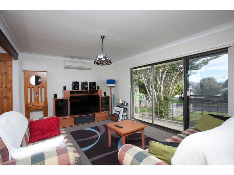 4 Elouera Street, Lake Illawarra NSW 2528