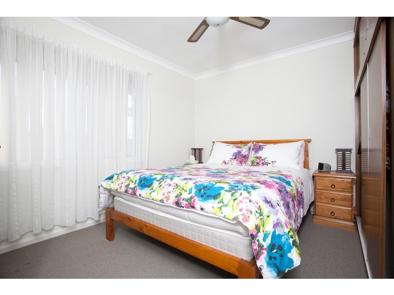 4 Elouera Street, Lake Illawarra NSW 2528