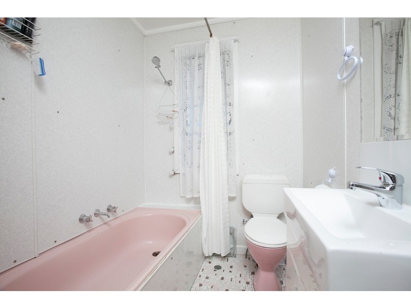 4 Elouera Street, Lake Illawarra NSW 2528