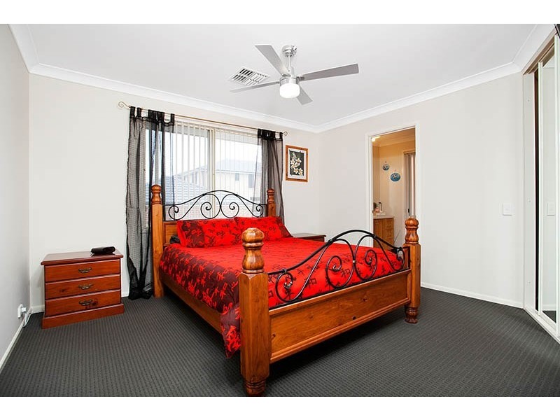 4 Lakewood Boulevard, Flinders NSW 2529