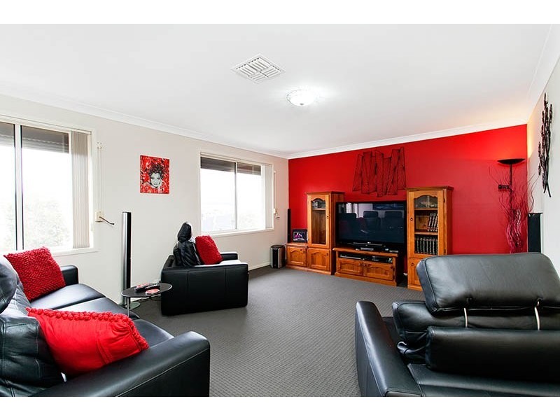 4 Lakewood Boulevard, Flinders NSW 2529