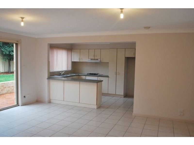1 Eucumbene Avenue, Flinders NSW 2529