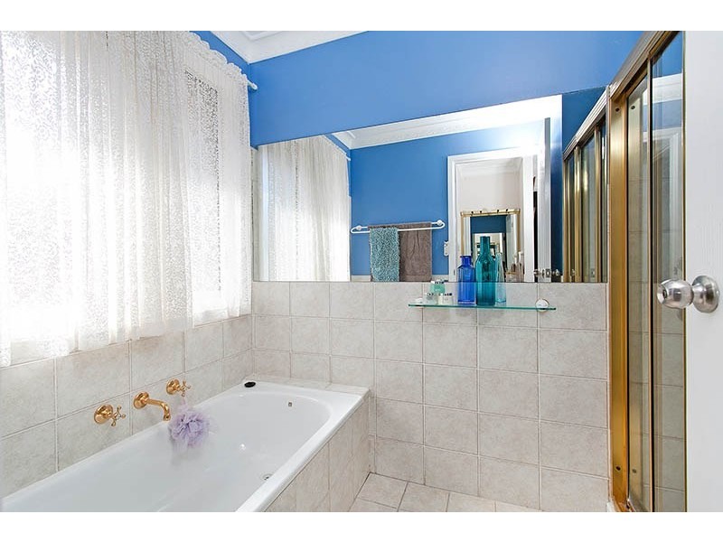 11 Tully Crescent, Albion Park NSW 2527