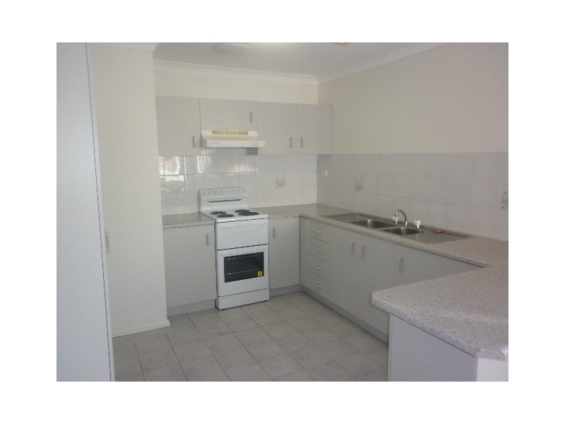 2/66 Jarrah Way, Albion Park Rail NSW 2527