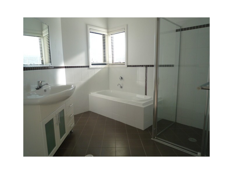 1 Hayman Crescent, Shell Cove NSW 2529
