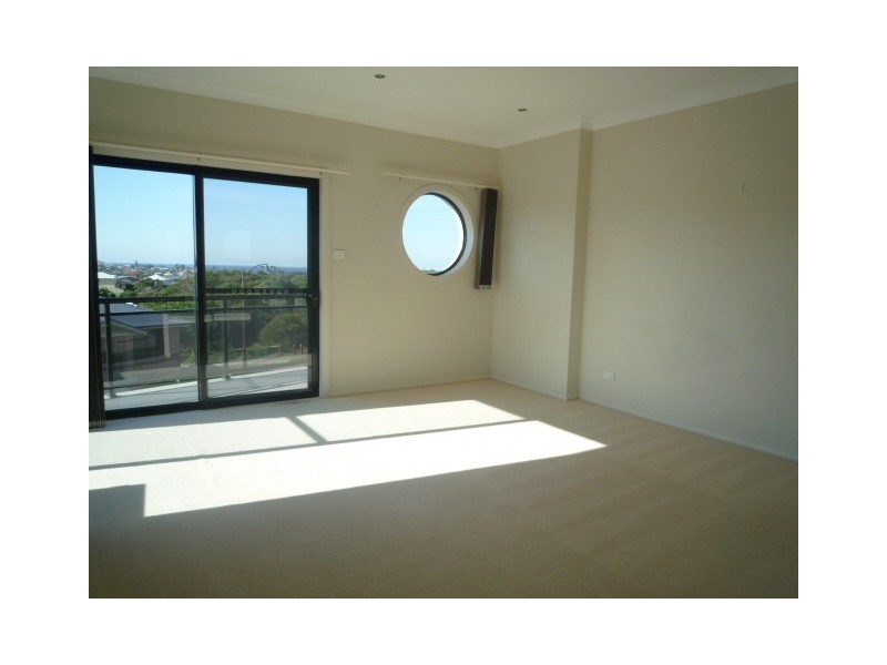 1 Hayman Crescent, Shell Cove NSW 2529