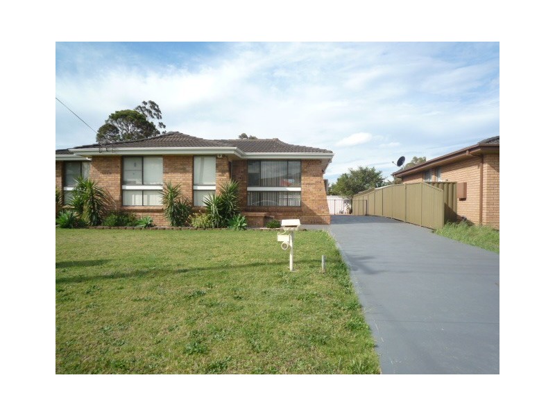35 Poplar Avenue, Albion Park Rail NSW 2527