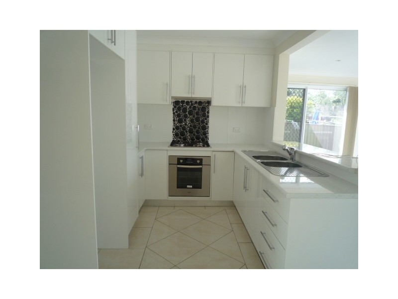 35 Poplar Avenue, Albion Park Rail NSW 2527
