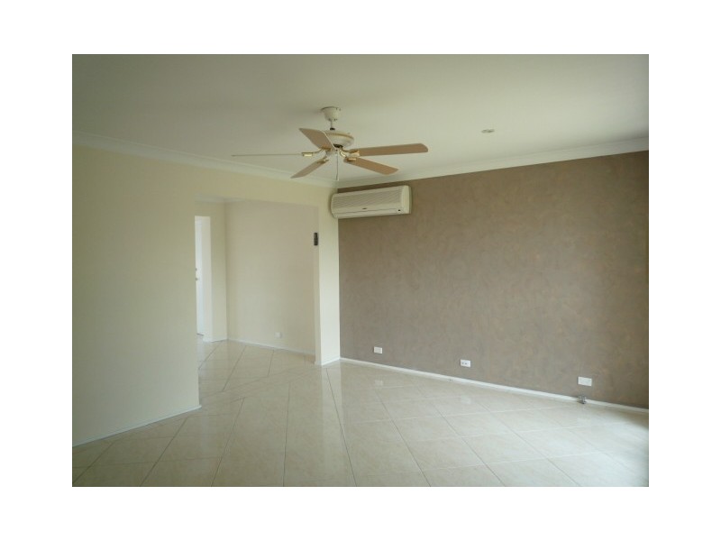 35 Poplar Avenue, Albion Park Rail NSW 2527