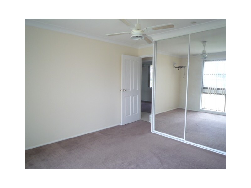 35 Poplar Avenue, Albion Park Rail NSW 2527