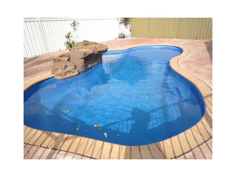 35 Poplar Avenue, Albion Park Rail NSW 2527