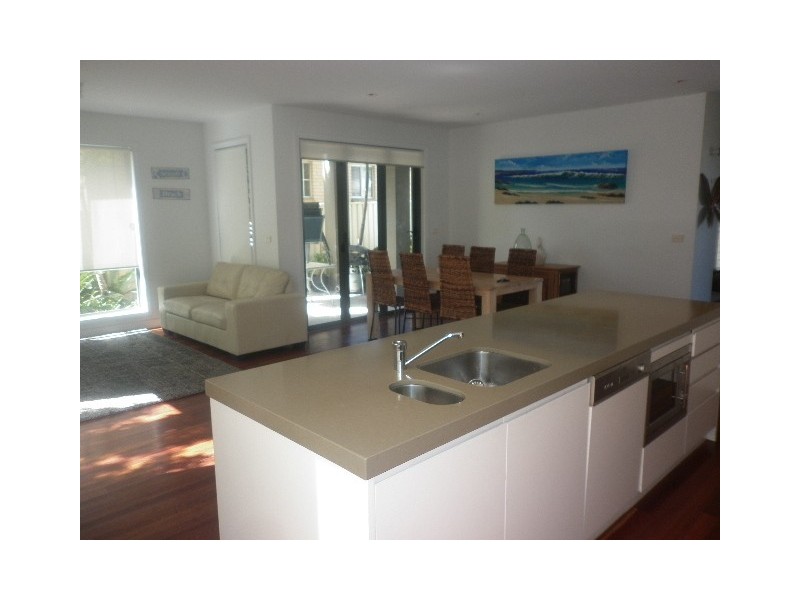 7 Hinchinbrook Drive, Shell Cove NSW 2529