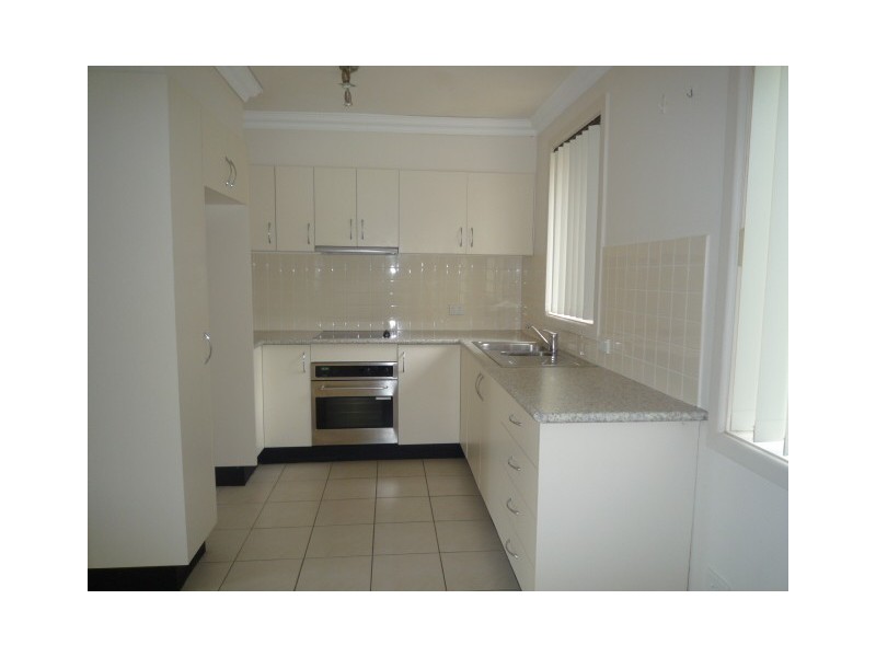 72 Bradman Avenue, Warilla NSW 2528