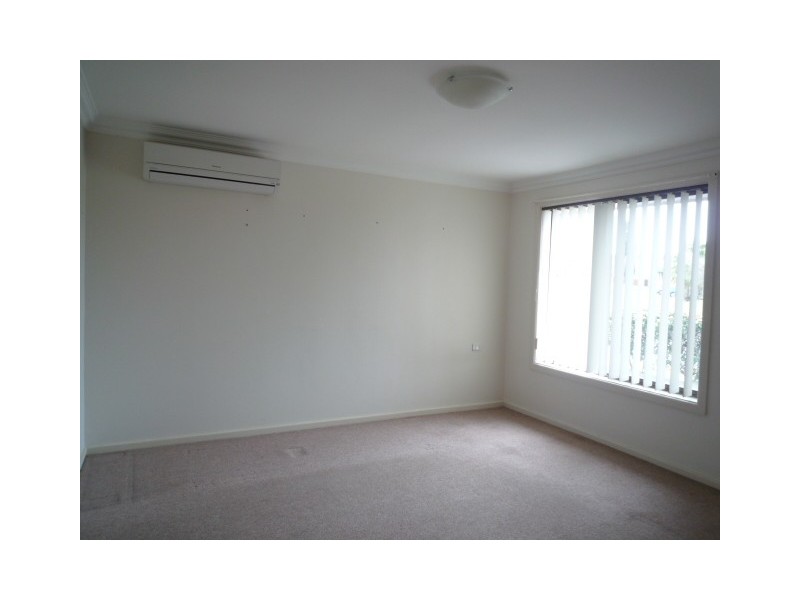 72 Bradman Avenue, Warilla NSW 2528