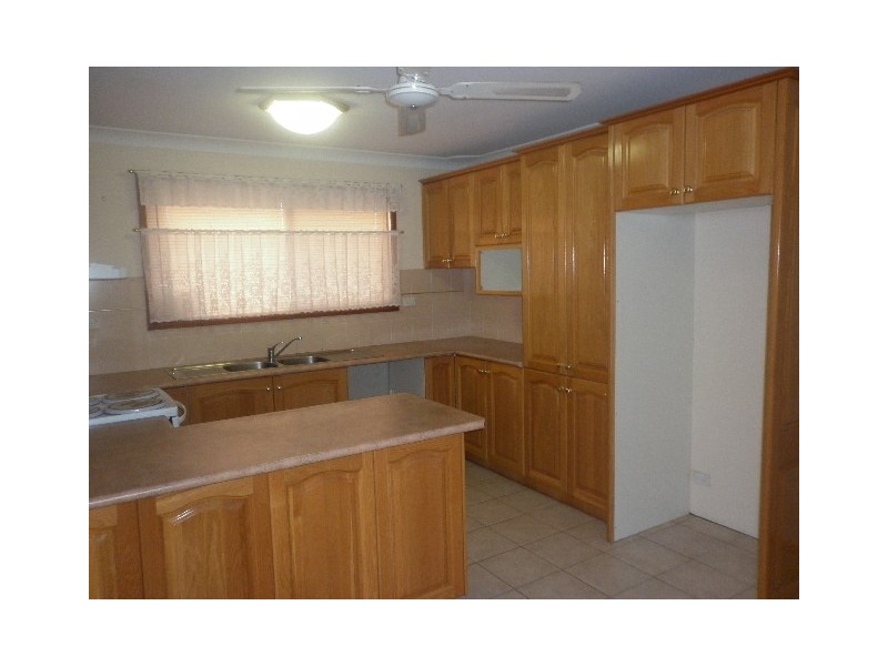 5 Hayes Avenue, Mount Warrigal NSW 2528