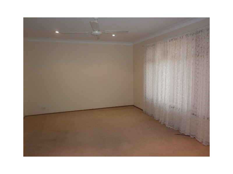 5 Hayes Avenue, Mount Warrigal NSW 2528