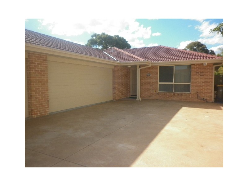 2/26 Wentworth Street, Oak Flats NSW 2529