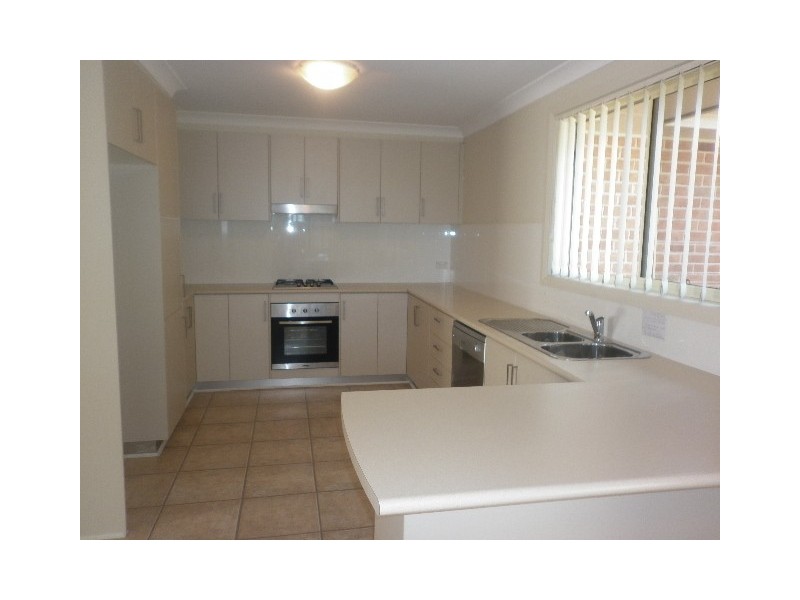 2/26 Wentworth Street, Oak Flats NSW 2529