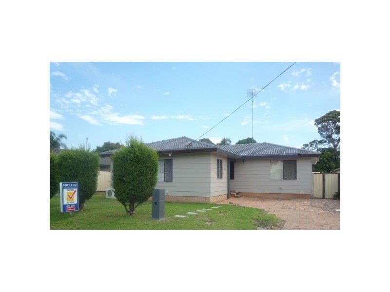 4 Boronia Avenue, Albion Park Rail NSW 2527