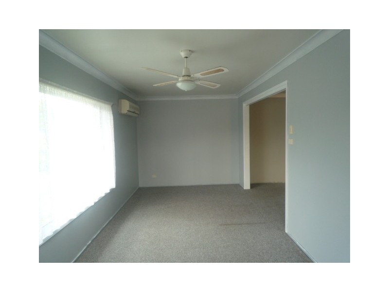 4 Boronia Avenue, Albion Park Rail NSW 2527