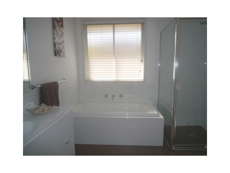 11 Woodburn Terrace, Flinders NSW 2529