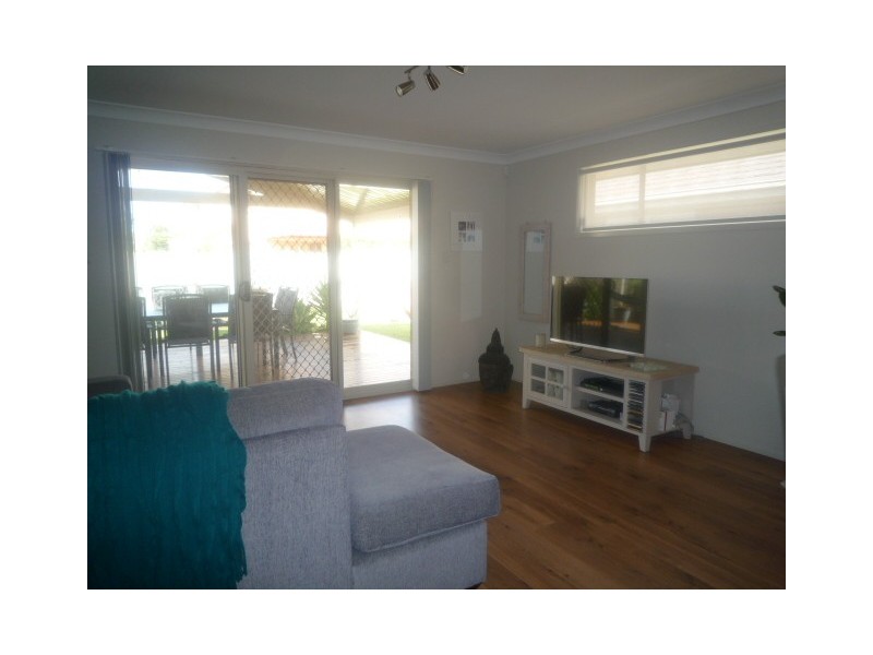 11 Woodburn Terrace, Flinders NSW 2529