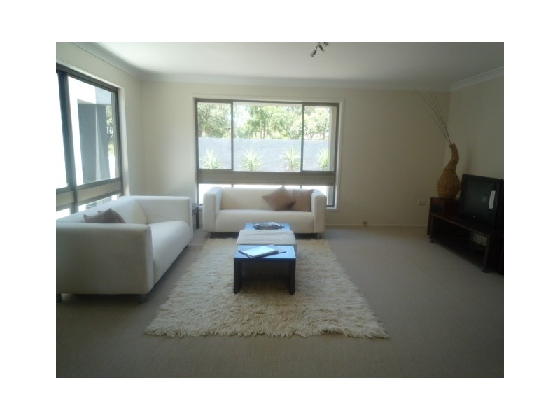 301 Princes Highway, Albion Park Rail NSW 2527