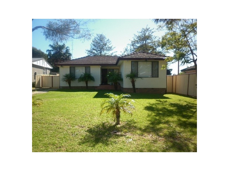 5 Alfred Crescent, Lake Illawarra NSW 2528