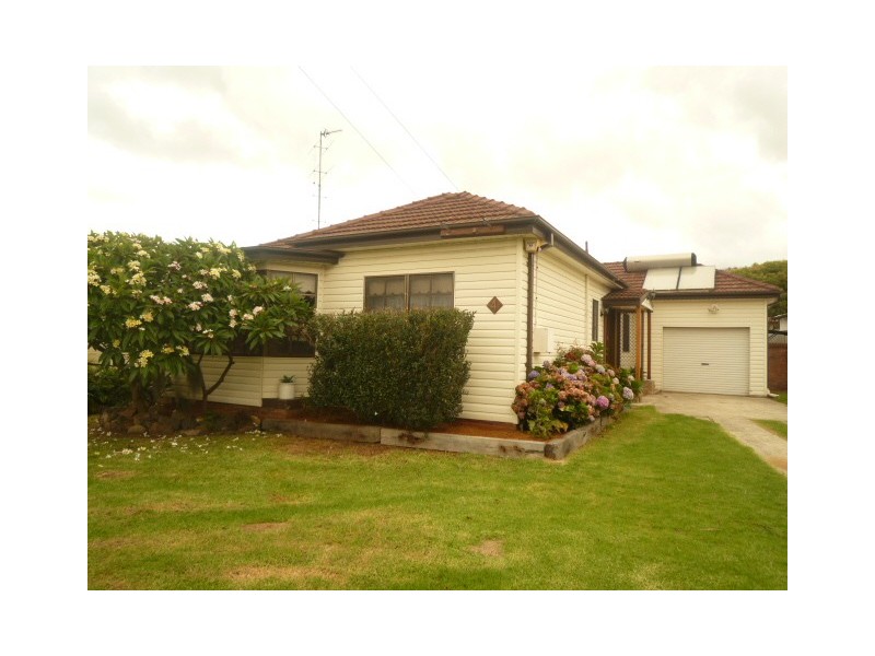 4 Doone Street, Barrack Heights NSW 2528