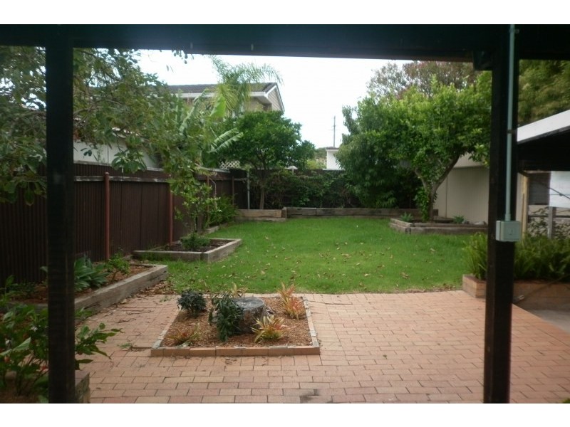 4 Doone Street, Barrack Heights NSW 2528