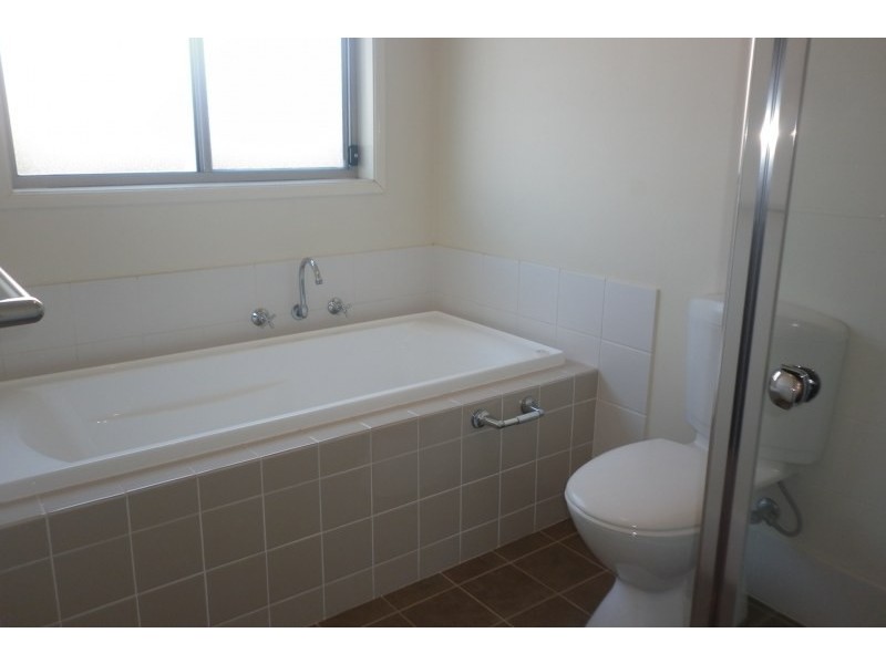 3 Lakewood Boulevard, Flinders NSW 2529