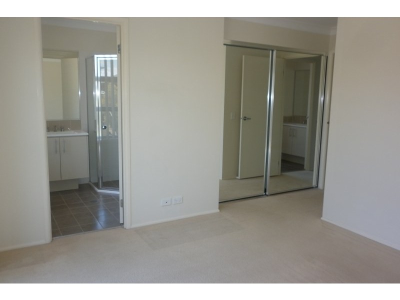 3 Lakewood Boulevard, Flinders NSW 2529