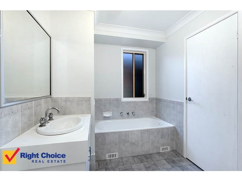 18 Barcoo Circuit, Albion Park NSW 2527