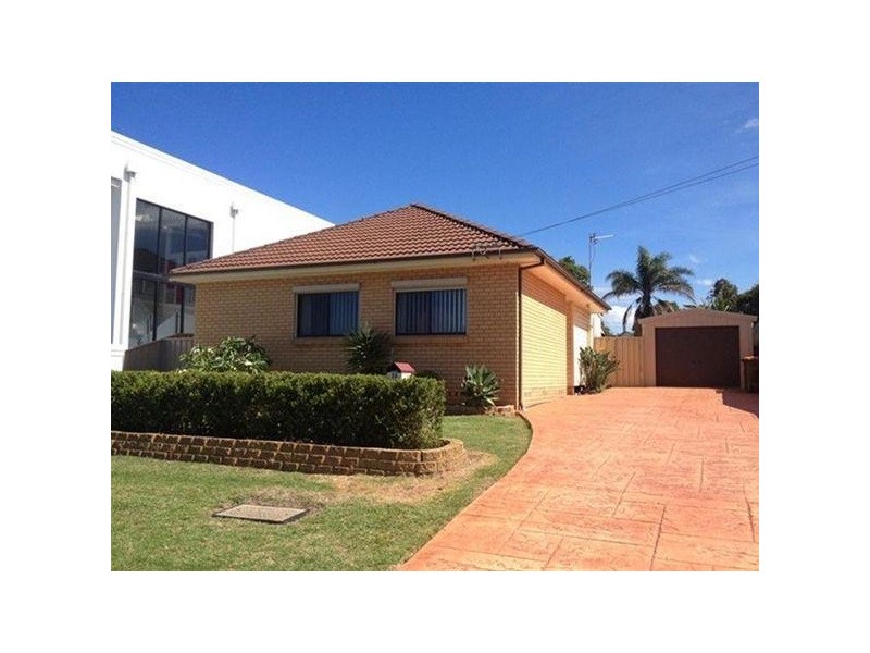 98 The Boulevard, Oak Flats NSW 2529