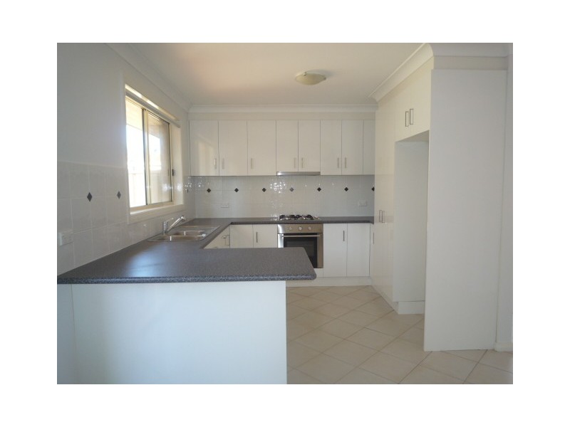 2/23 Willinga Road, Flinders NSW 2529