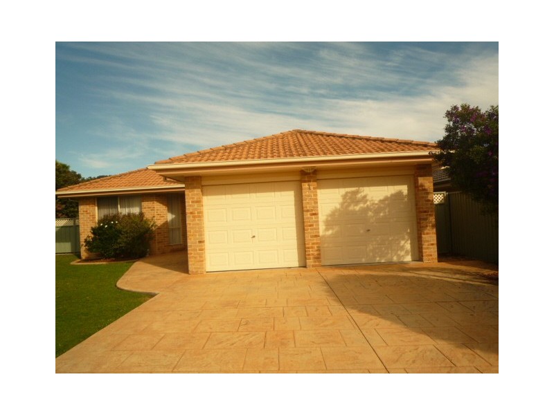 1 Avon Close, Albion Park NSW 2527