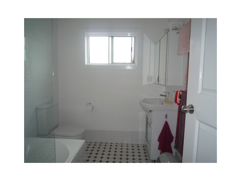 99 The Esplanade, Oak Flats NSW 2529