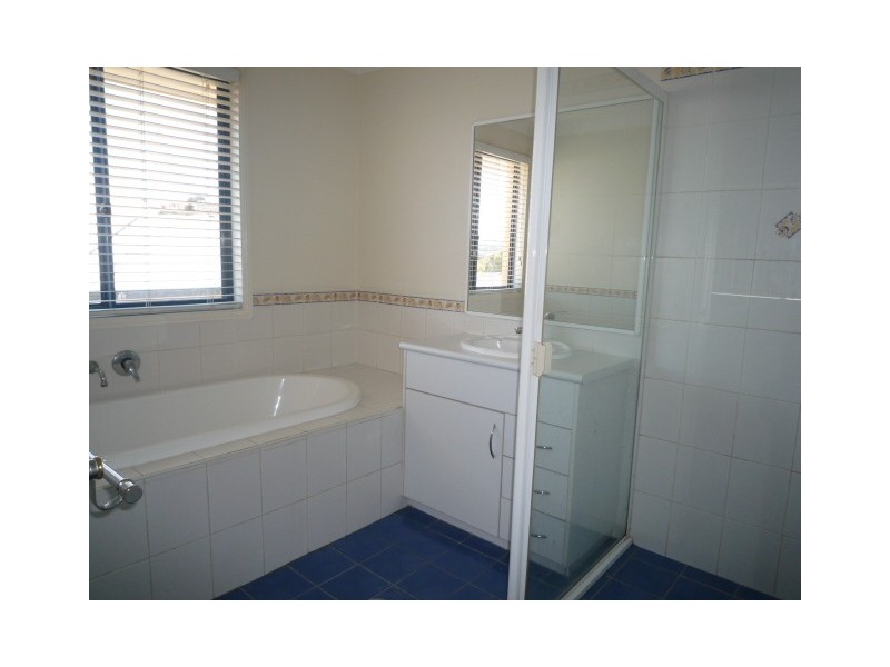 35 Eucumbene Avenue, Flinders NSW 2529
