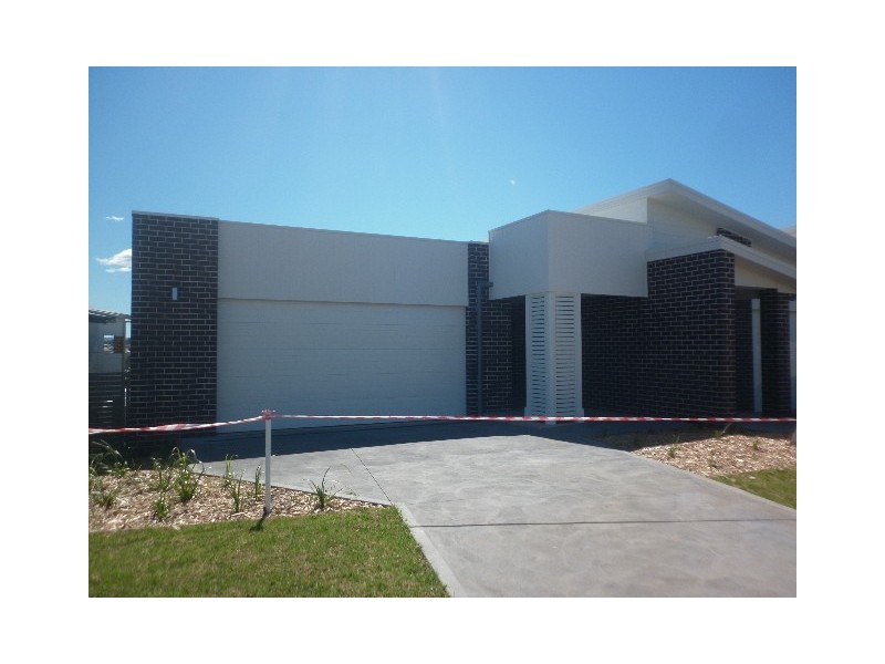 1/10 Foster Road, Flinders NSW 2529
