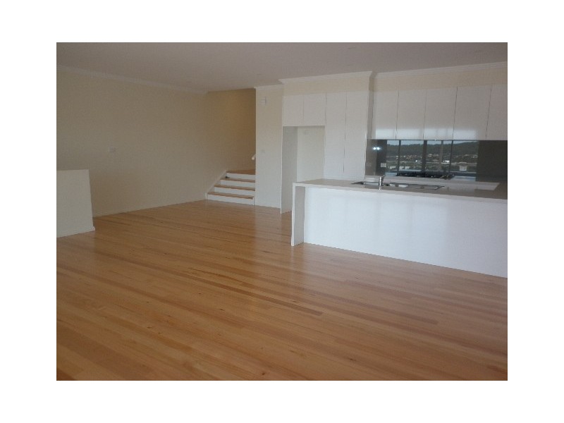 1/10 Foster Road, Flinders NSW 2529
