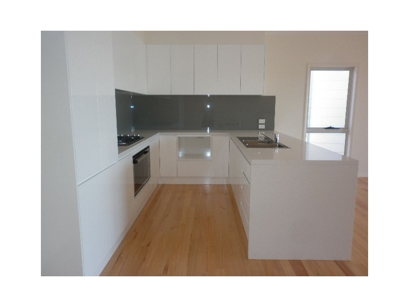 1/10 Foster Road, Flinders NSW 2529