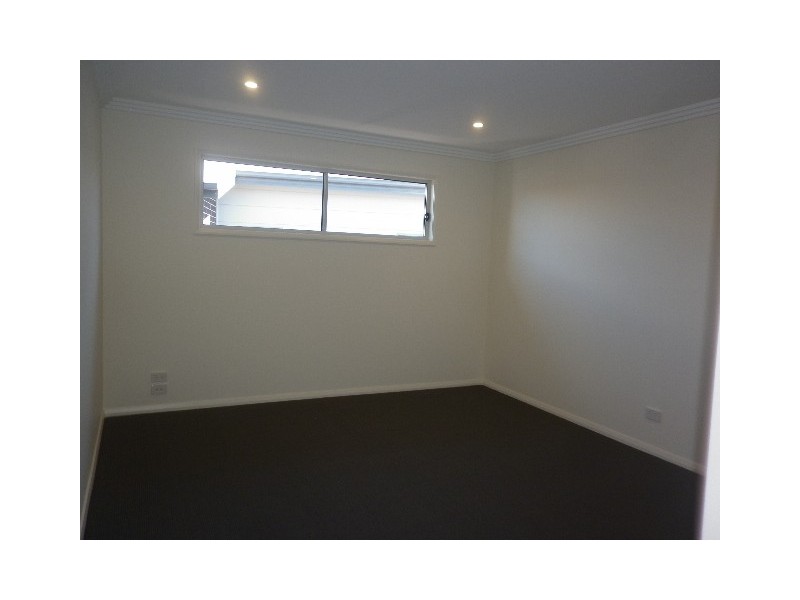 1/10 Foster Road, Flinders NSW 2529